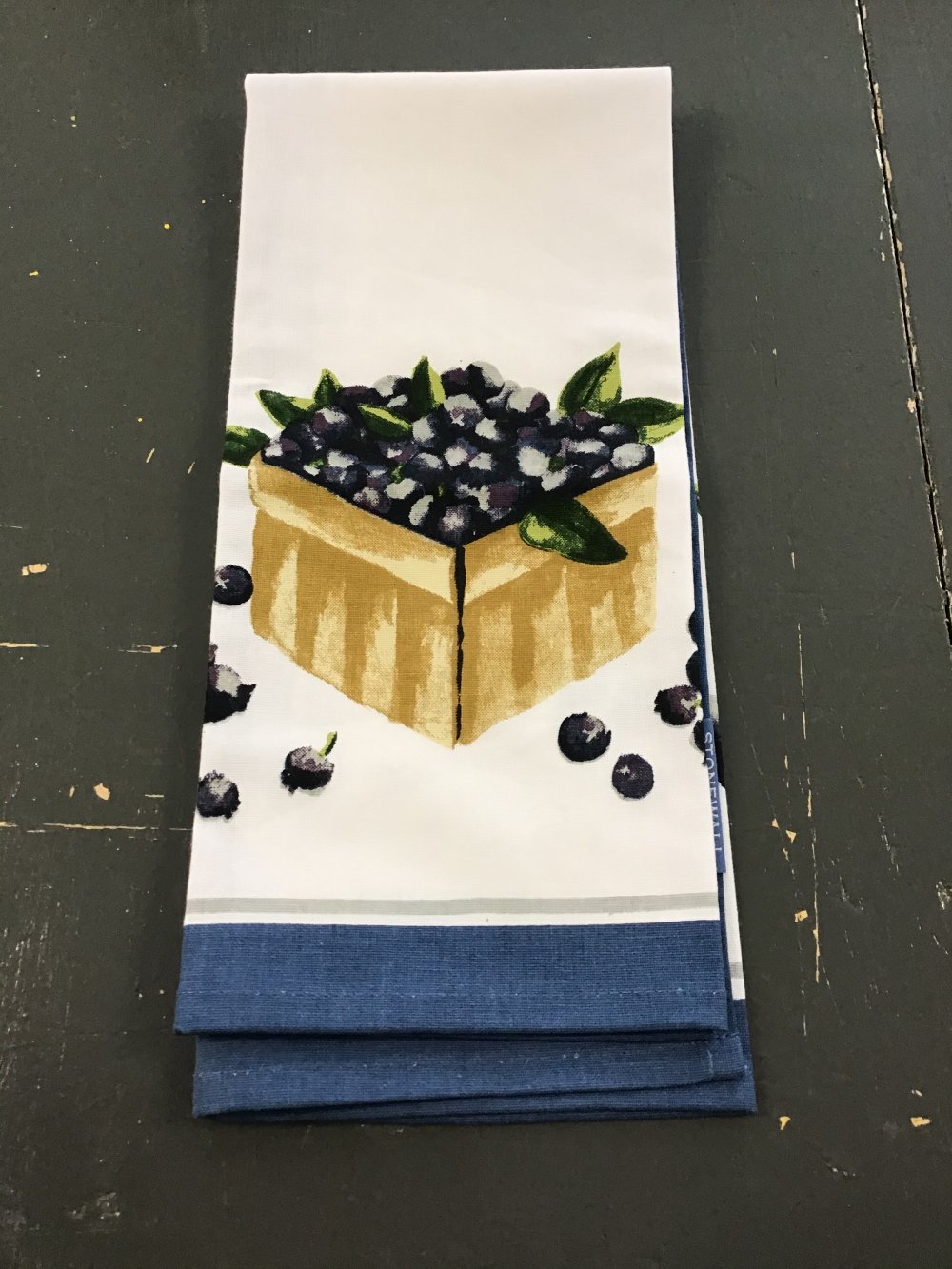 Pint basket of Blueberries tea towels - Kitchen